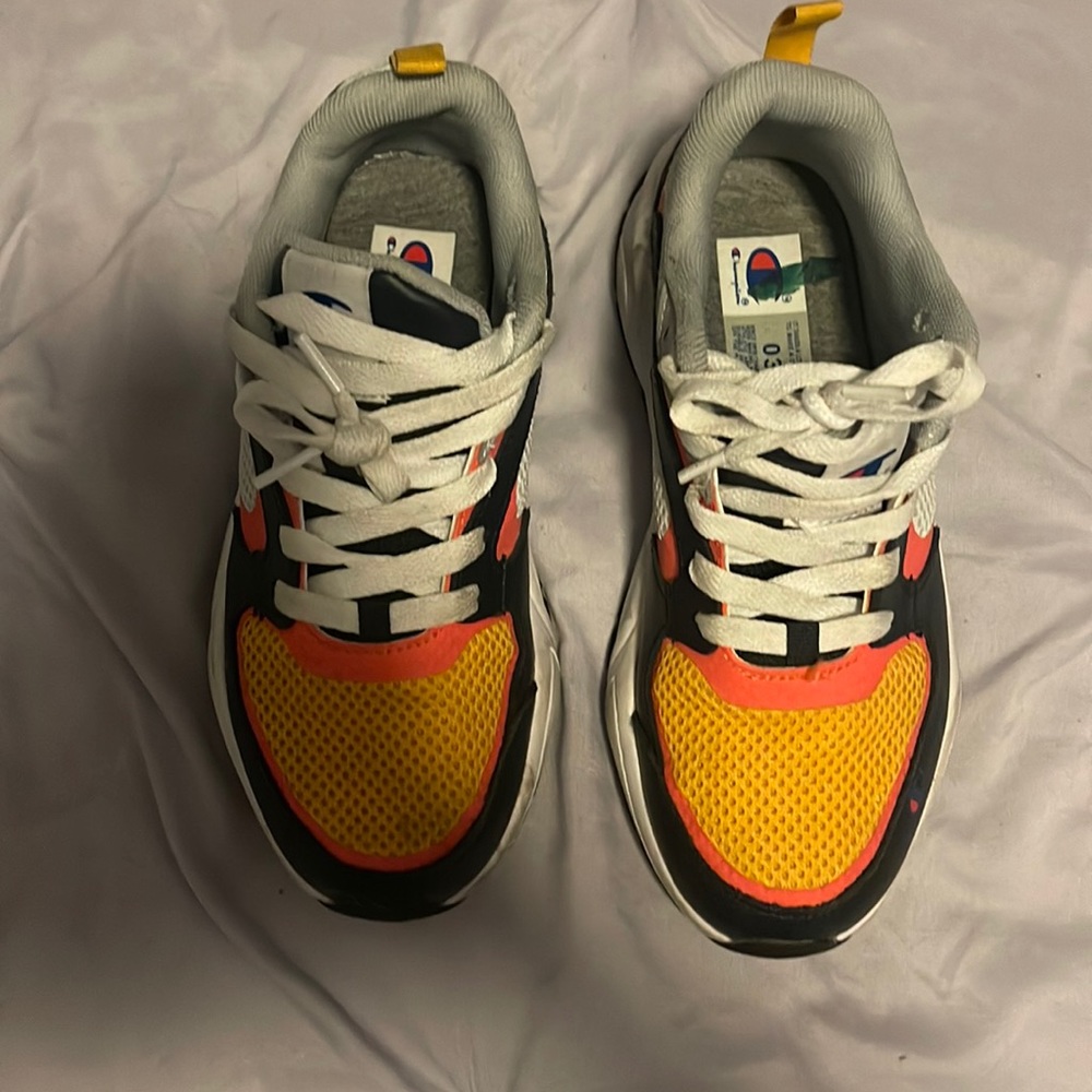 Kids champion shoes , size 3 . Good condition